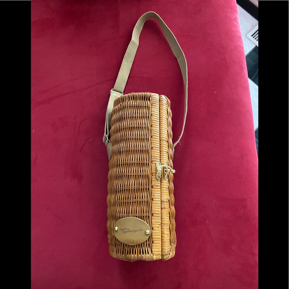 Wine holder basket w/ strap & stopper & opener